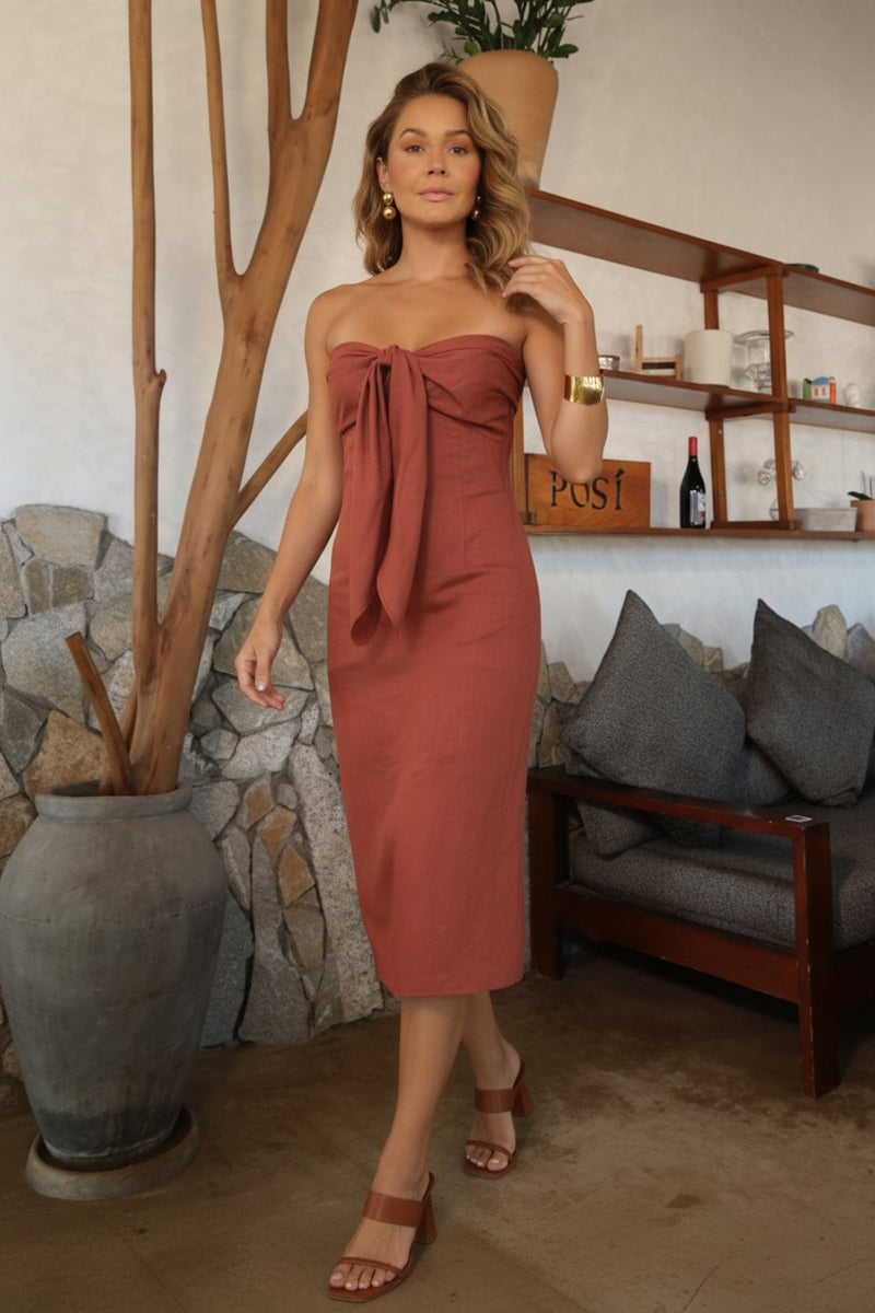 VESTIDO MIDI SEM ALÇAS COM AMARRAÇÃO ALFAMA