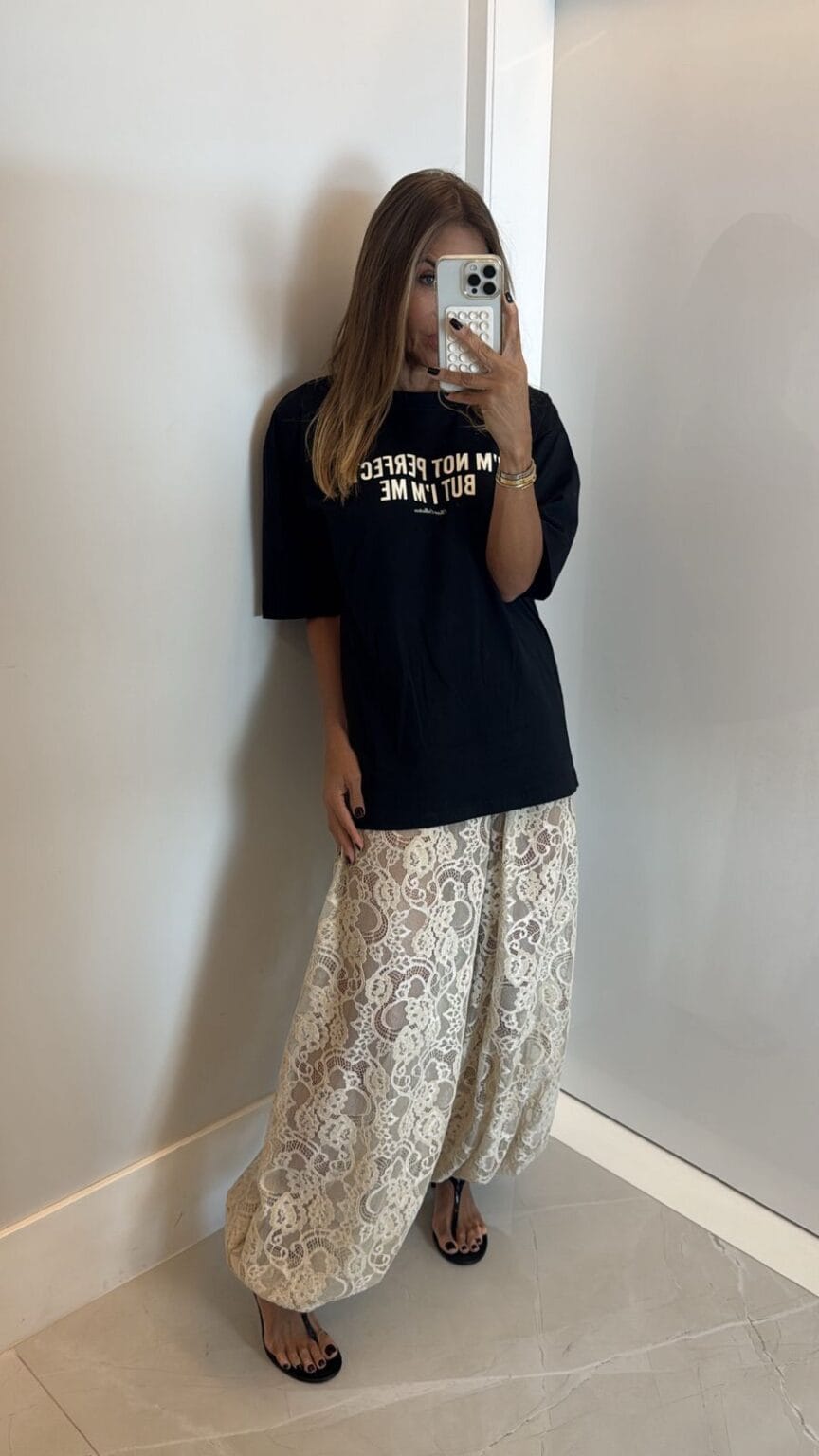 T-SHIRT MARFIM PRETA