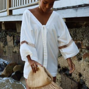 MACAQUINHO BRANCO SALINAS EM TECIDO LEVE COM MANGAS AMPLAS - G