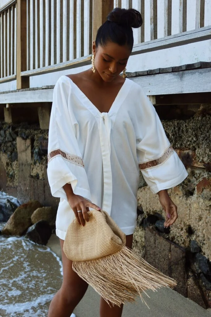 MACAQUINHO BRANCO SALINAS EM TECIDO LEVE COM MANGAS AMPLAS