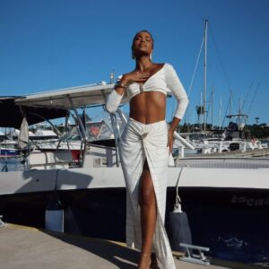 CONJUNTO RELUZIR SAIA LONGA E CROPPED COM AMARRAÇÃO