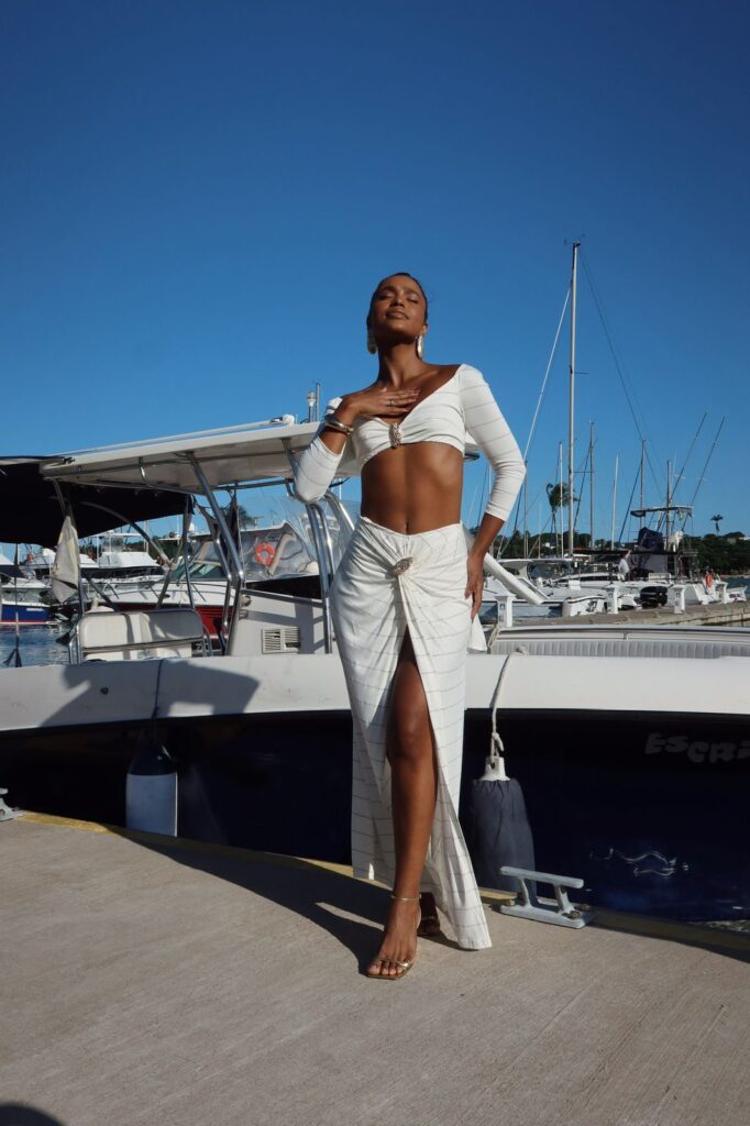 CONJUNTO RELUZIR SAIA LONGA E CROPPED COM AMARRAÇÃO