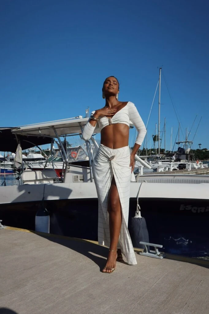 CONJUNTO RELUZIR SAIA LONGA E CROPPED COM AMARRAÇÃO