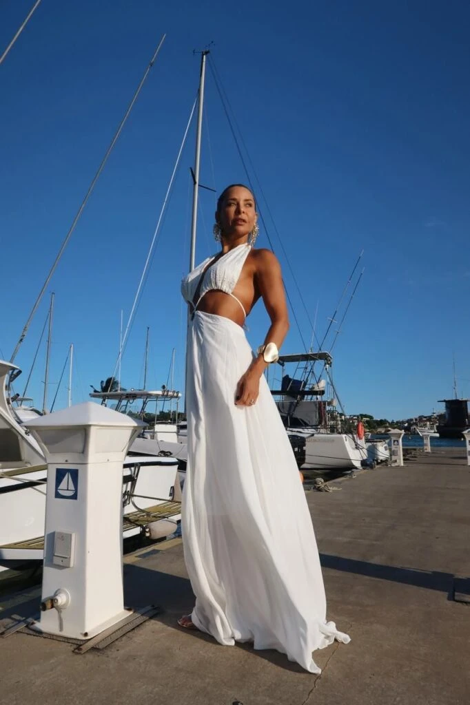 VESTIDO LONGO BRANCO COM DECOTE MARÉ SERENA